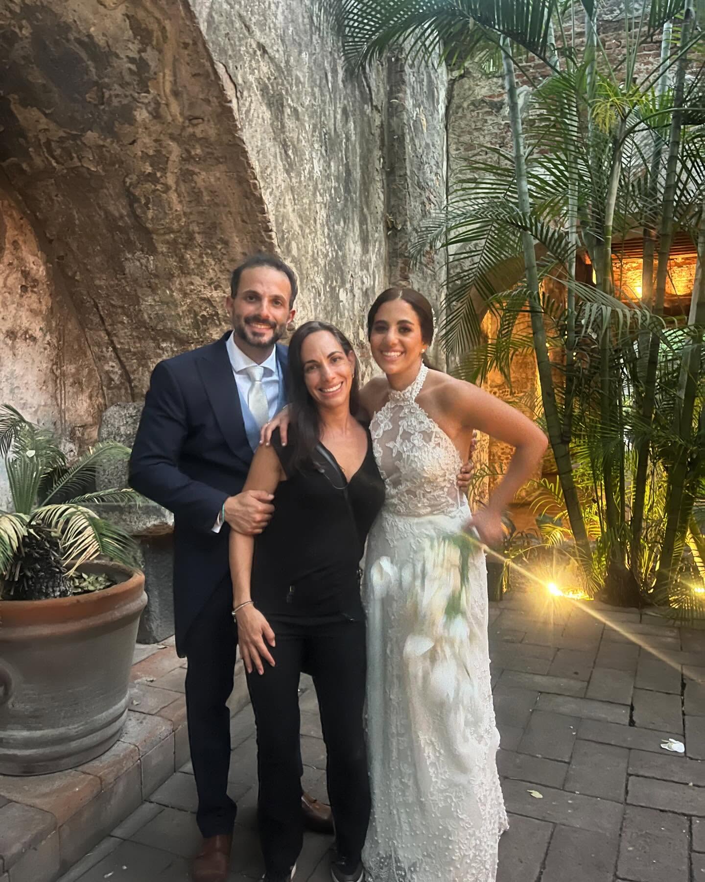 Pareja feliz con planner